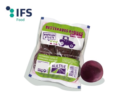 Sachet de betteraves rouges entières cuites sous-vide, accompagné sur logo du label IFS Food